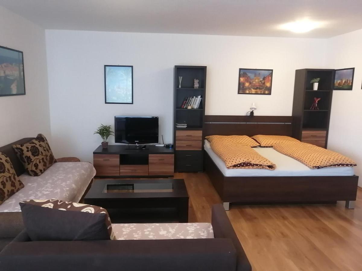 מרטין Modern City Center Apartment With Private Parking מראה חיצוני תמונה
