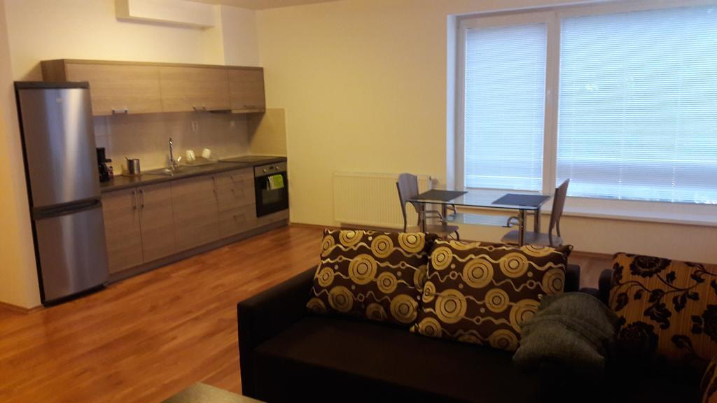 מרטין Modern City Center Apartment With Private Parking מראה חיצוני תמונה