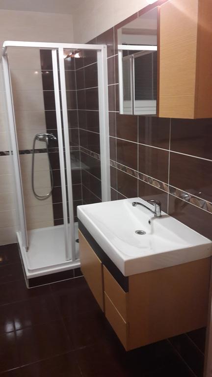 מרטין Modern City Center Apartment With Private Parking מראה חיצוני תמונה